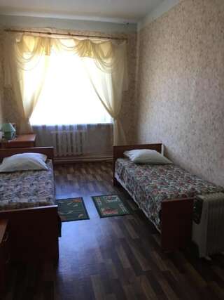 Гостевой дом  Любятово Псков Бюджетный двухместный номер с 2 отдельными кроватями-1
