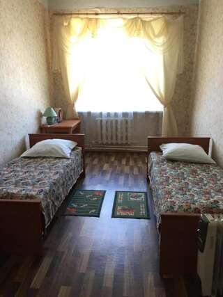 Гостевой дом  Любятово Псков Бюджетный двухместный номер с 2 отдельными кроватями-3