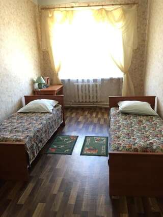 Гостевой дом  Любятово Псков Бюджетный двухместный номер с 2 отдельными кроватями-4
